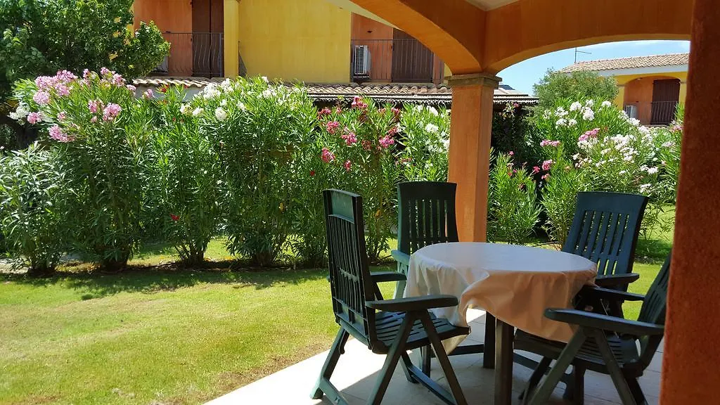 Casa Del Giunco Fritidshus SantʼAnna Arresi 0*,  Italien
