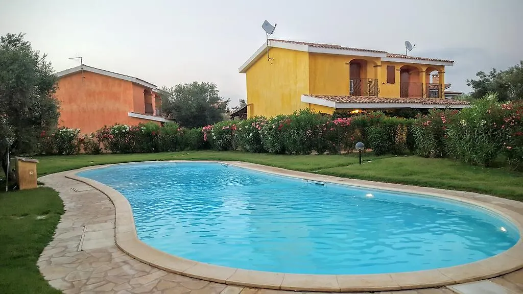 Semesterbostad Casa Del Giunco Fritidshus SantʼAnna Arresi Italien