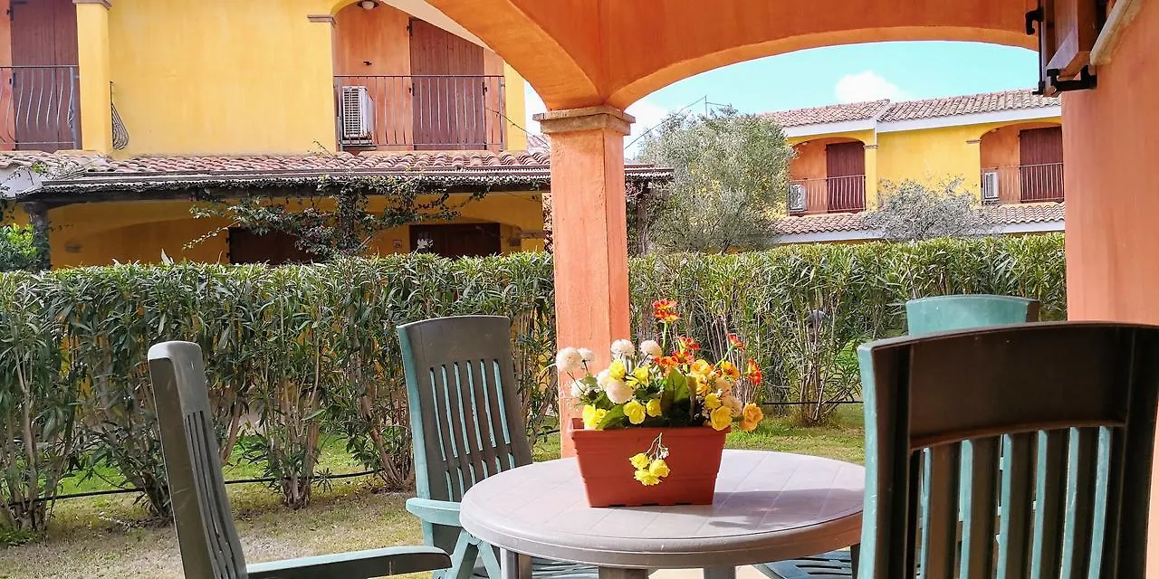 Semesterbostad Casa Del Giunco Fritidshus SantʼAnna Arresi Italien