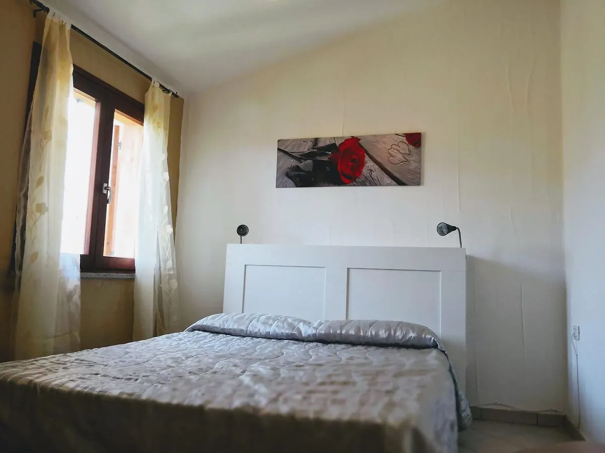 Semesterbostad Casa Del Giunco Fritidshus SantʼAnna Arresi Italien