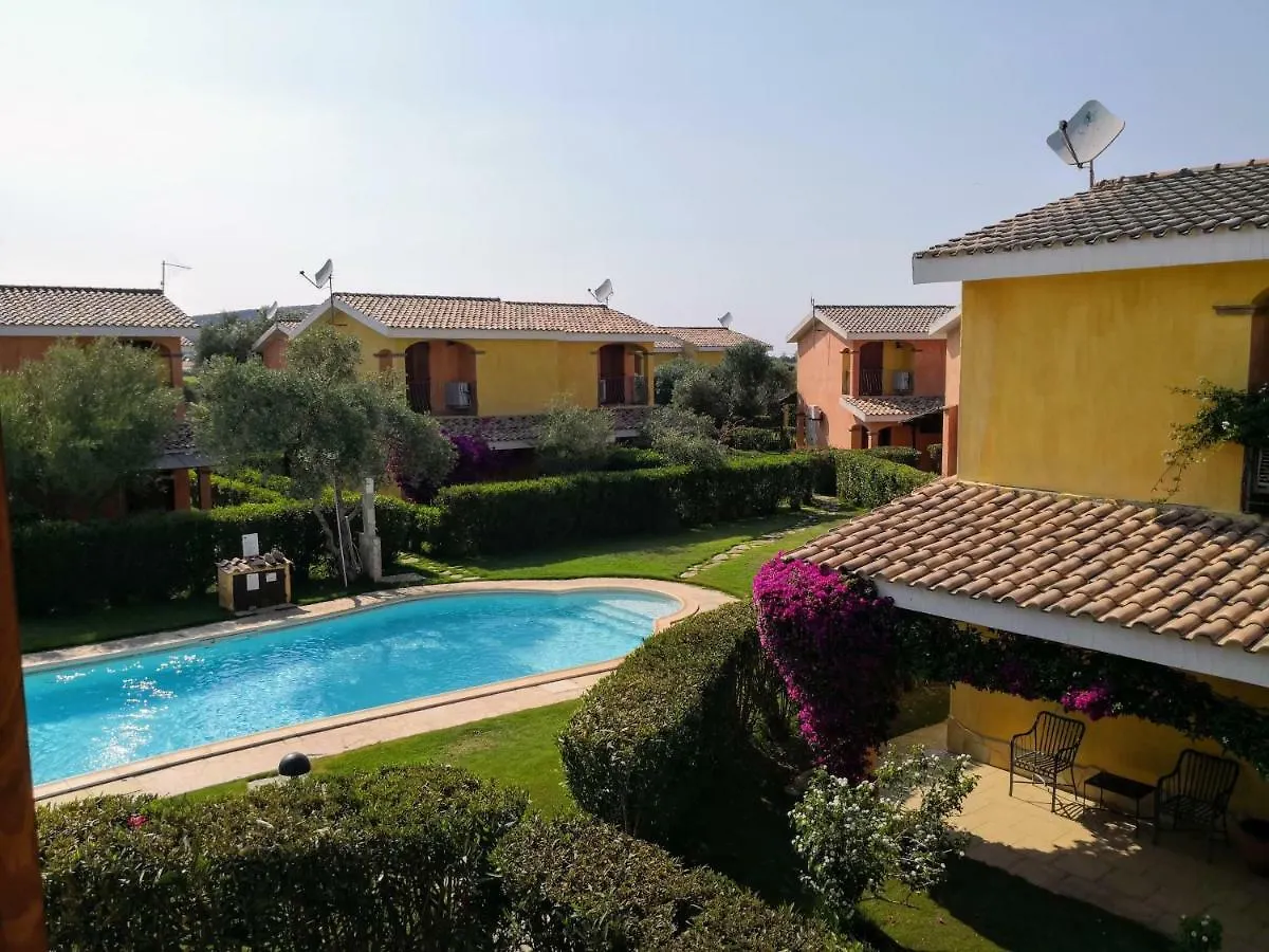 Casa Del Giunco Fritidshus SantʼAnna Arresi 0*,  Italien